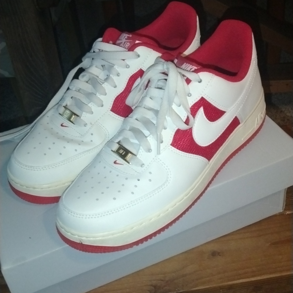 Nike Air Force 1 - '07 (mens 9)